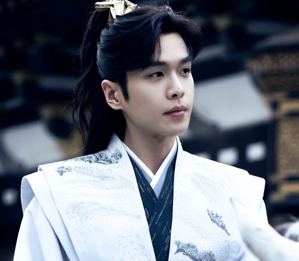 联赛巅峰对决!吴越火狐队失利嵩山青龙队,篮球赛场再起波澜;主场山呼海啸(雄鹿队的队员名单) 联赛巅峰对决!吴越火狐队失利嵩山青龙队,篮球赛场再起波澜;主场山呼海啸(雄鹿队的队员名单)